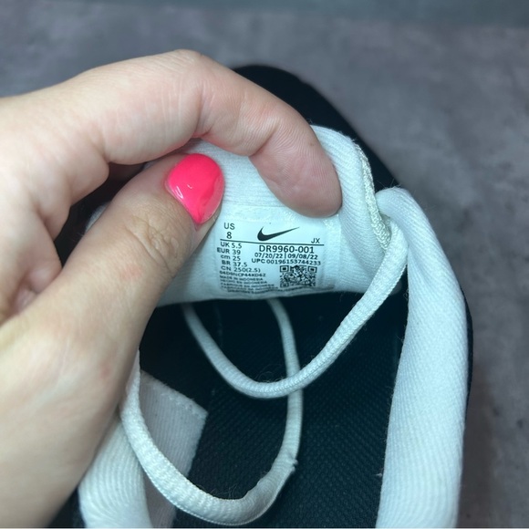 Nike Revolution 6 Premium Running Shoes DR9960-001 Womens sz 8 - black/white - Picture 5 of 6